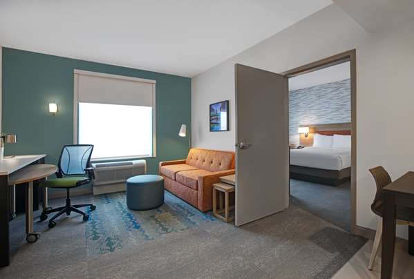  - Home2 Suites by Hilton Downtown Milwaukee - I-794, Exit 1E