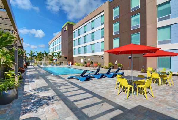 Pool - Home2 Suites by Hilton Colonial Blvd Fort Myers