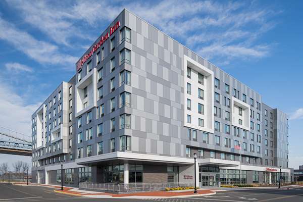 Exterior view - Hilton Garden Inn Waterfront Camden