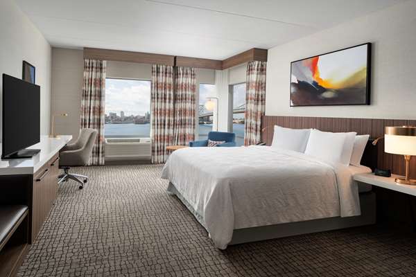  - Hilton Garden Inn Waterfront Camden
