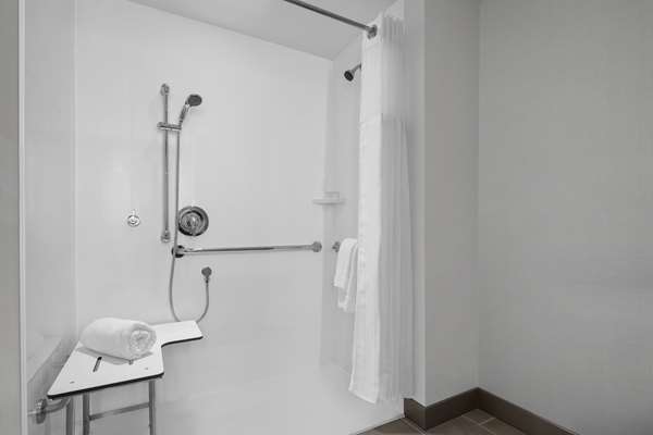  - Hilton Garden Inn Waterfront Camden