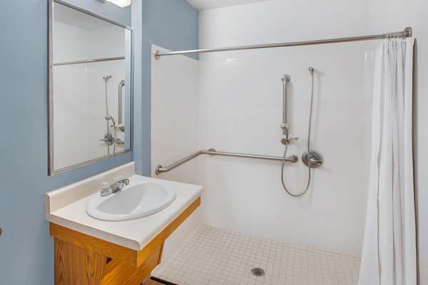  - WoodSpring Suites Pharr