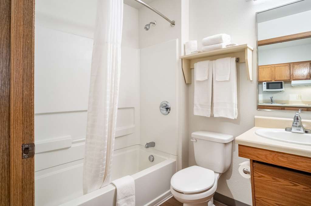 WOODSPRING SUITES CORPUS CHRISTI-guestroom-Guest Room,Bathroom,On-Site.jpg