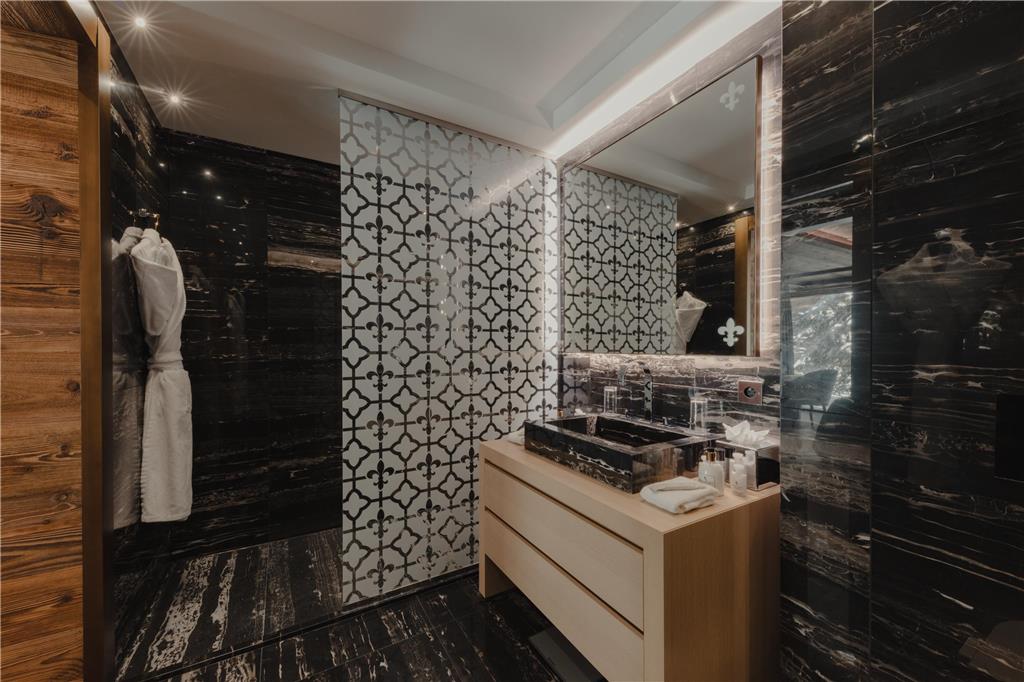 ULTIMA HOTEL COURCHEVEL-guestroom-Guest Room,Bathroom,Suite,On-Site.jpg
