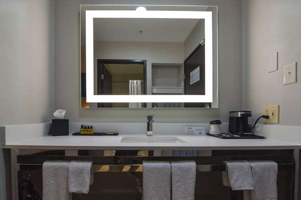  - Best Western Plus Lafayette Hotel University Area - I-65, Exit 172