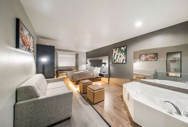  - Quality Inn & Suites Eastfield College Mesquite - I-30, Exit 55