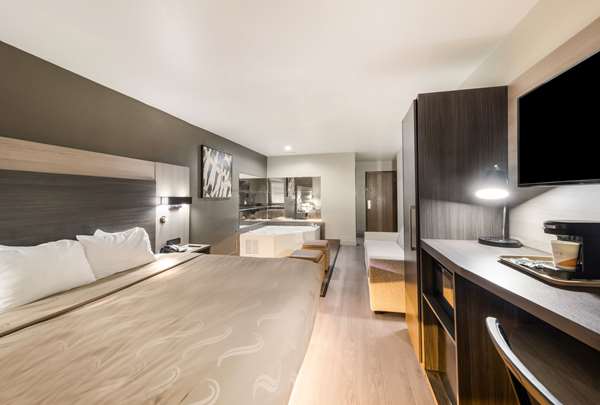  - Quality Inn & Suites Eastfield College Mesquite - I-30, Exit 55