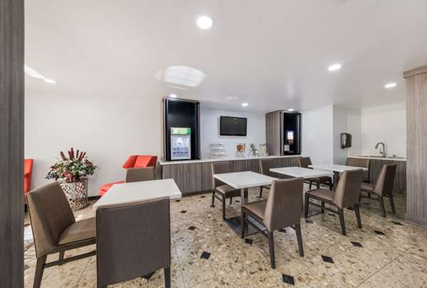 Amenities - Quality Inn & Suites Eastfield College Mesquite - I-30, Exit 55