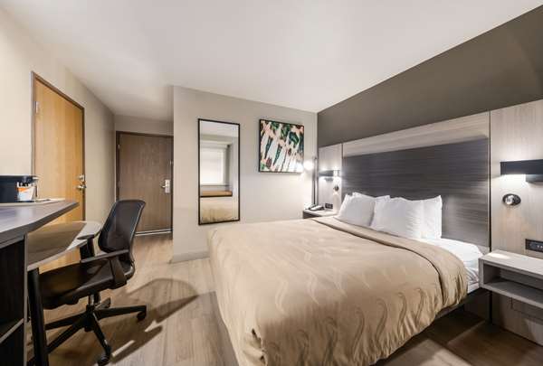 Suite - Quality Inn & Suites Eastfield College Mesquite - I-30, Exit 55