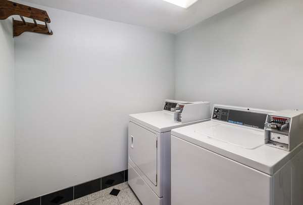 Amenities - Quality Inn & Suites Eastfield College Mesquite - I-30, Exit 55