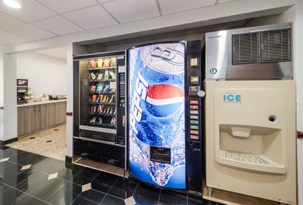  - Quality Inn & Suites Eastfield College Mesquite - I-30, Exit 55