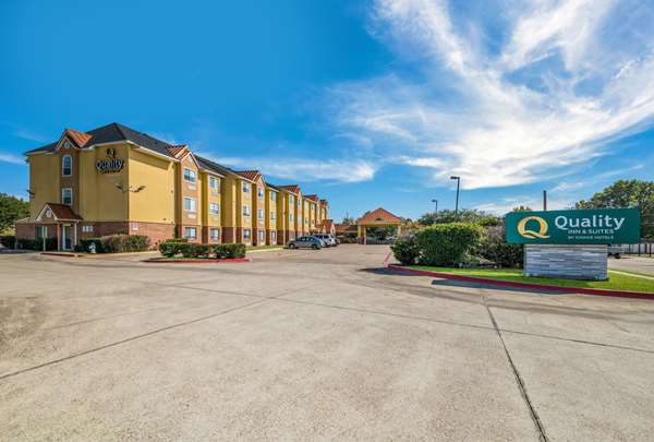 Exterior view - Quality Inn & Suites Eastfield College Mesquite - I-30, Exit 55