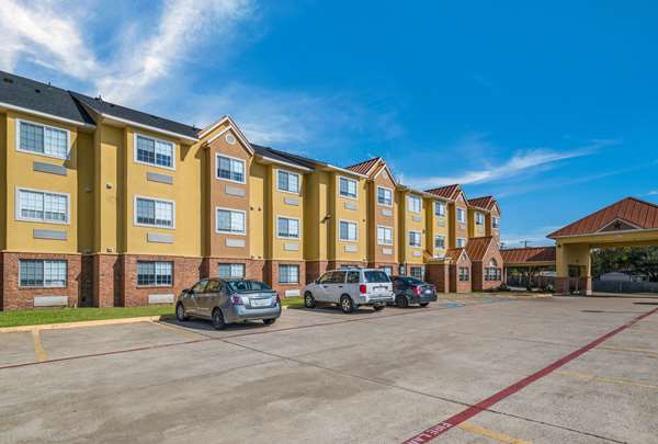 Exterior view - Quality Inn & Suites Eastfield College Mesquite - I-30, Exit 55