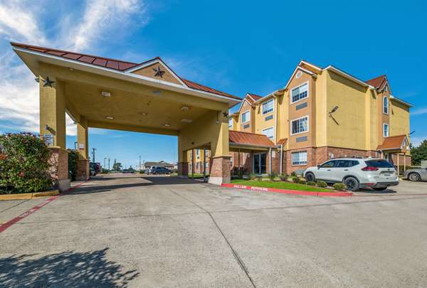 Exterior view - Quality Inn & Suites Eastfield College Mesquite - I-30, Exit 55