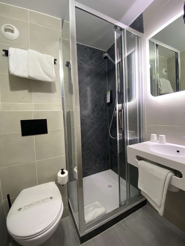 KYRIAD LILLE GARE - GRAND PALAIS-guestroom-Guest Room,Guest Room Amenity,On-Site.jpg