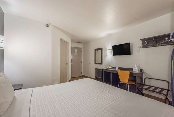  - Americas Best Value Inn East Knoxville - I-40, Exit 398