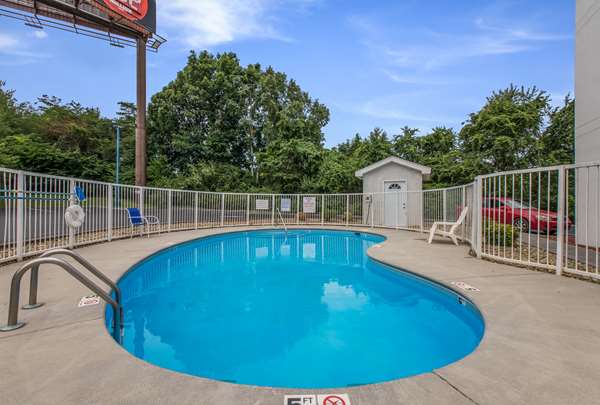 Pool - Americas Best Value Inn East Knoxville - I-40, Exit 398