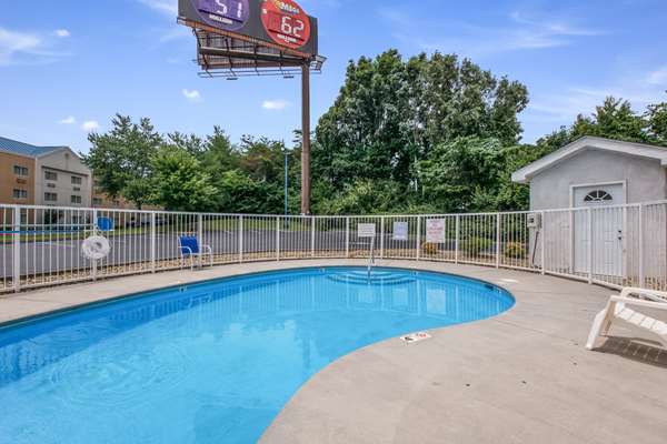 Pool - Americas Best Value Inn East Knoxville - I-40, Exit 398