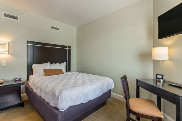  - Gin Hotel Lexington