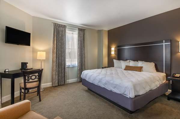  - Gin Hotel Lexington