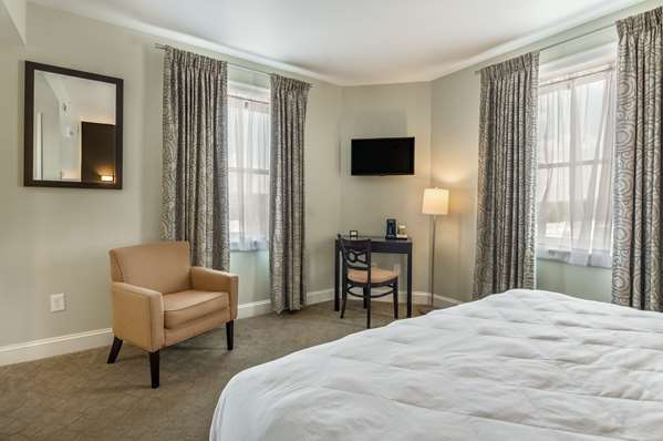  - Gin Hotel Lexington