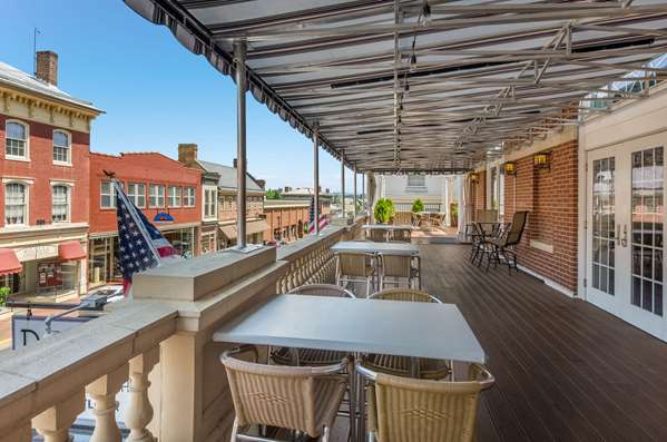  - Gin Hotel Lexington