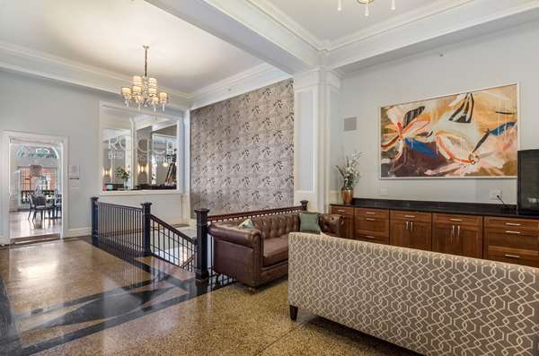  - Gin Hotel Lexington