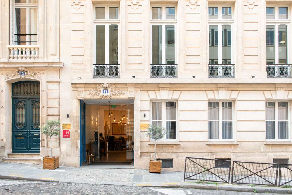 Suites & Hotel Helzear Etoile