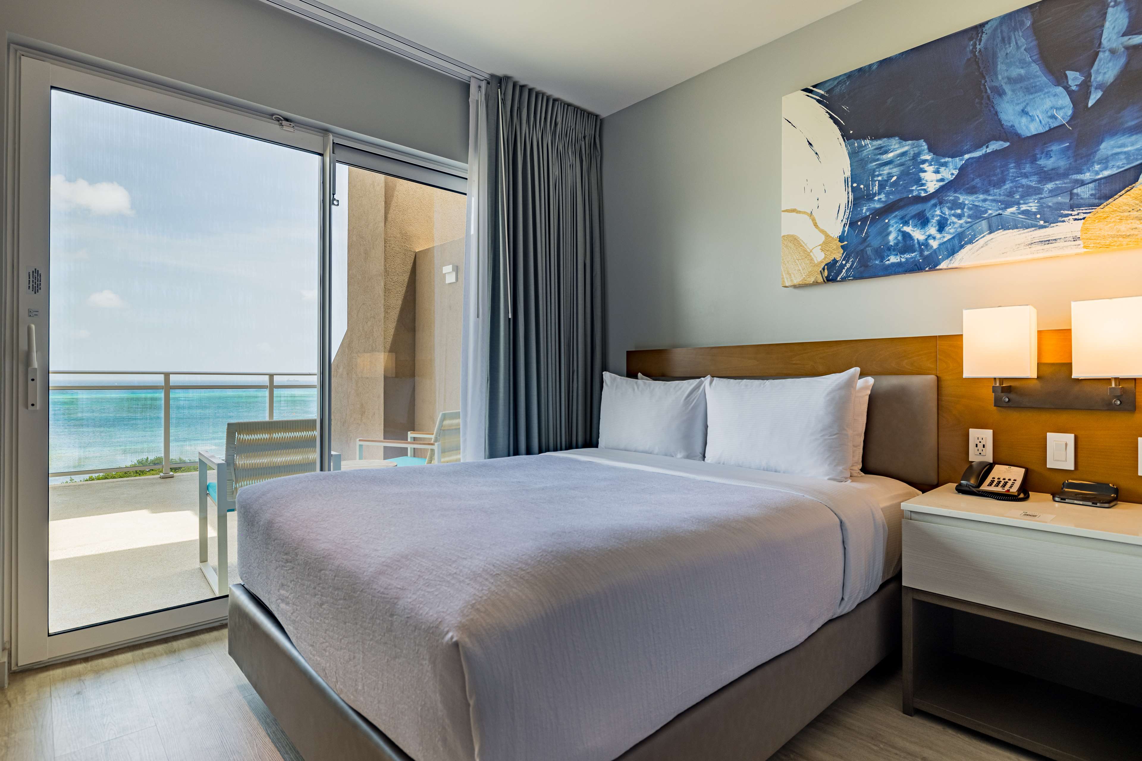 Embassy Suites by Hilton Aruba Resort Room Type - 1KG BDR STE OCN VW BALCONY