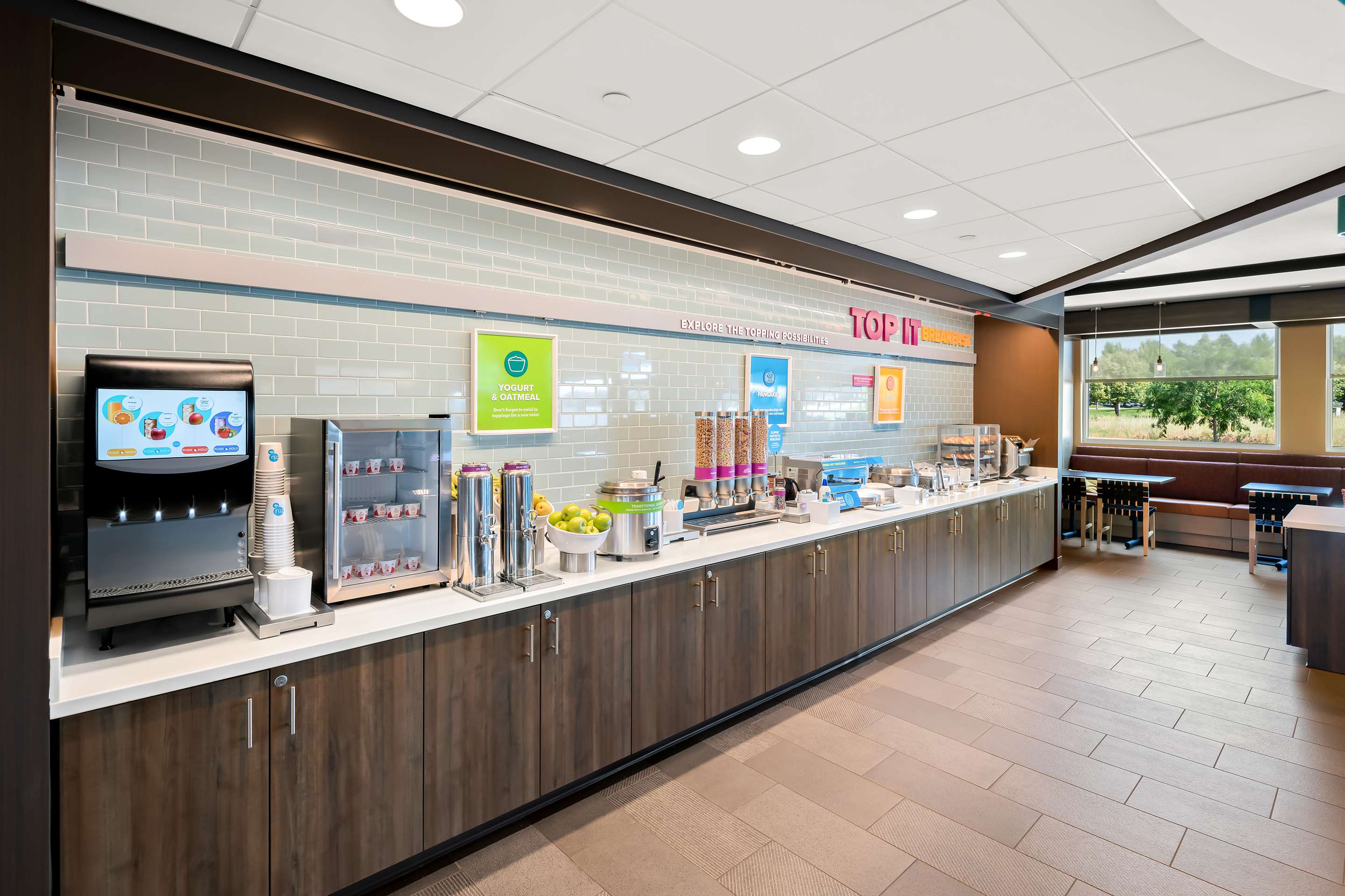 Breakfast Area | Tru By Hilton Spokane Valley, WA