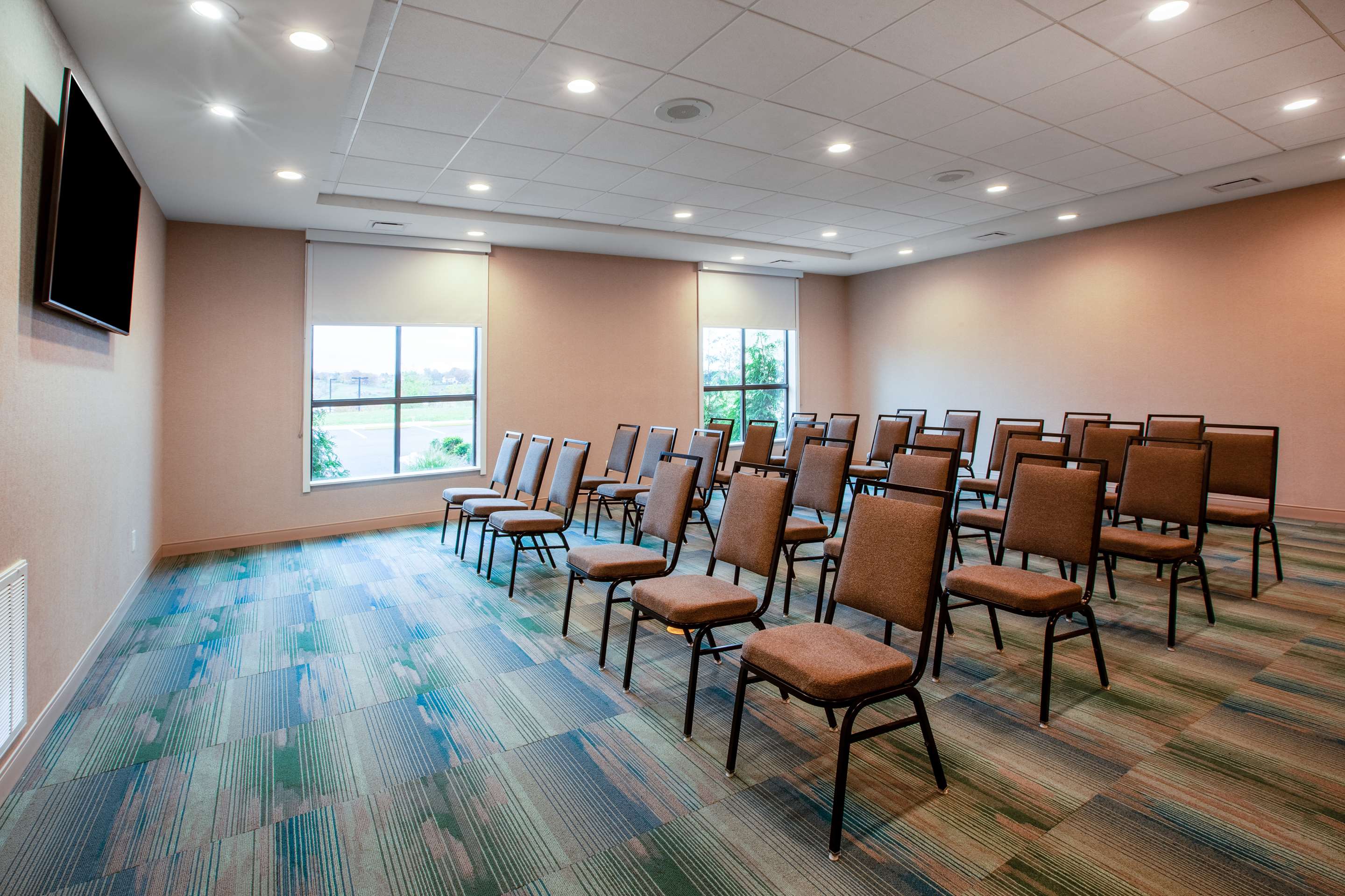 Meeting Room | Home2 Suites by Hilton Lewisburg