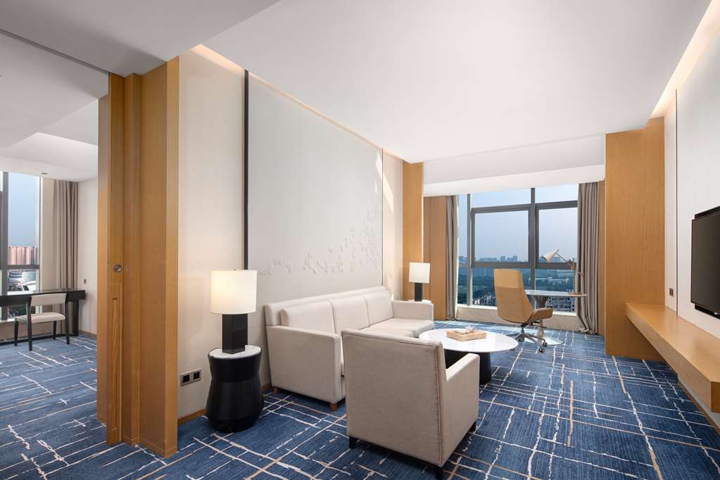 Hilton Garden Inn Zibo Zhangdian Room Type - KING ONE BEDROOM SUITE