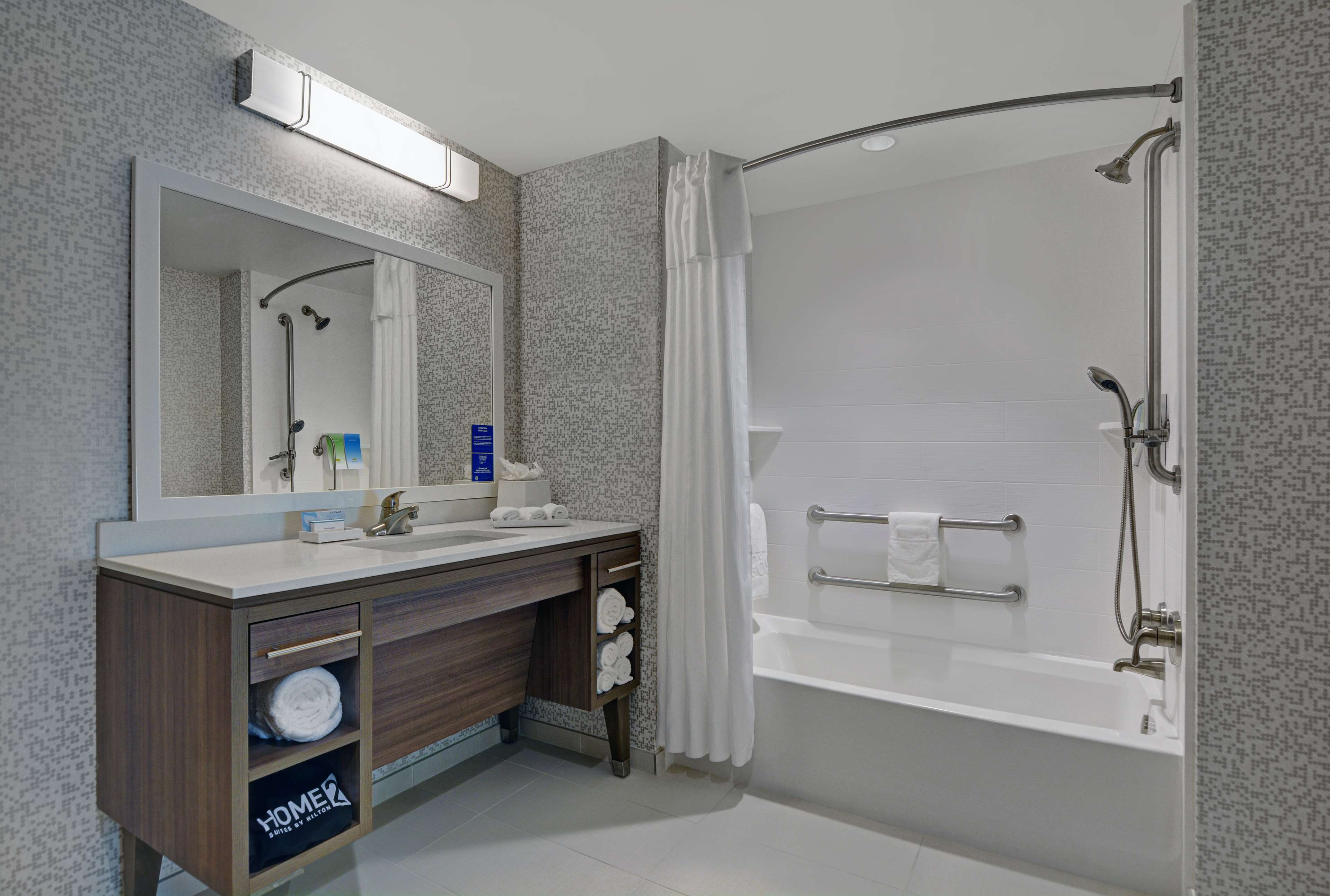 Home2 Suites by Hilton Largo, FL Room Type - 2QN MOB HR ACC TUB STUDIO