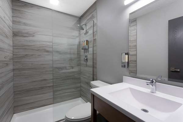  - Travelodge Elkhart - I-80 & I-90, Exit 92