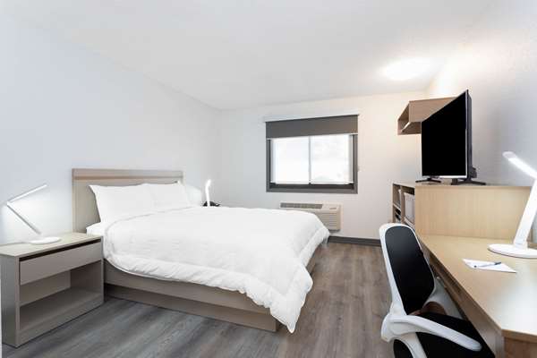  - Travelodge Elkhart - I-80 & I-90, Exit 92