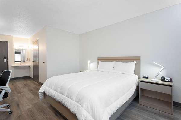  - Travelodge Elkhart - I-80 & I-90, Exit 92