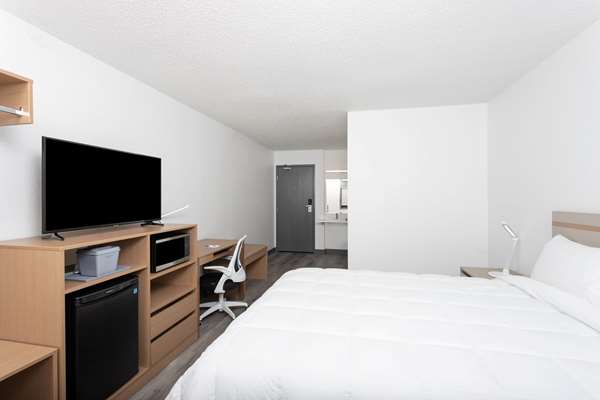  - Travelodge Elkhart - I-80 & I-90, Exit 92
