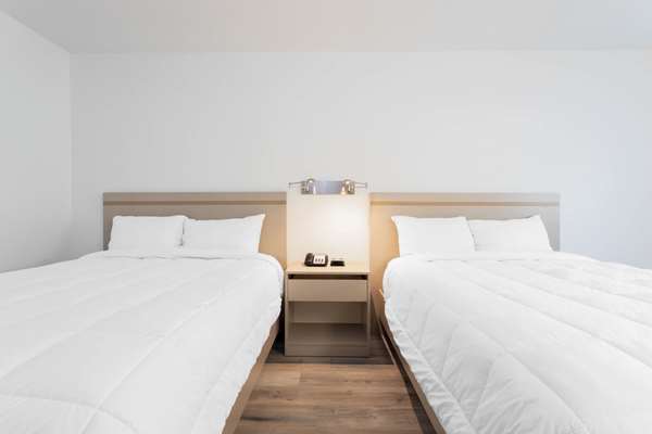  - Travelodge Elkhart - I-80 & I-90, Exit 92