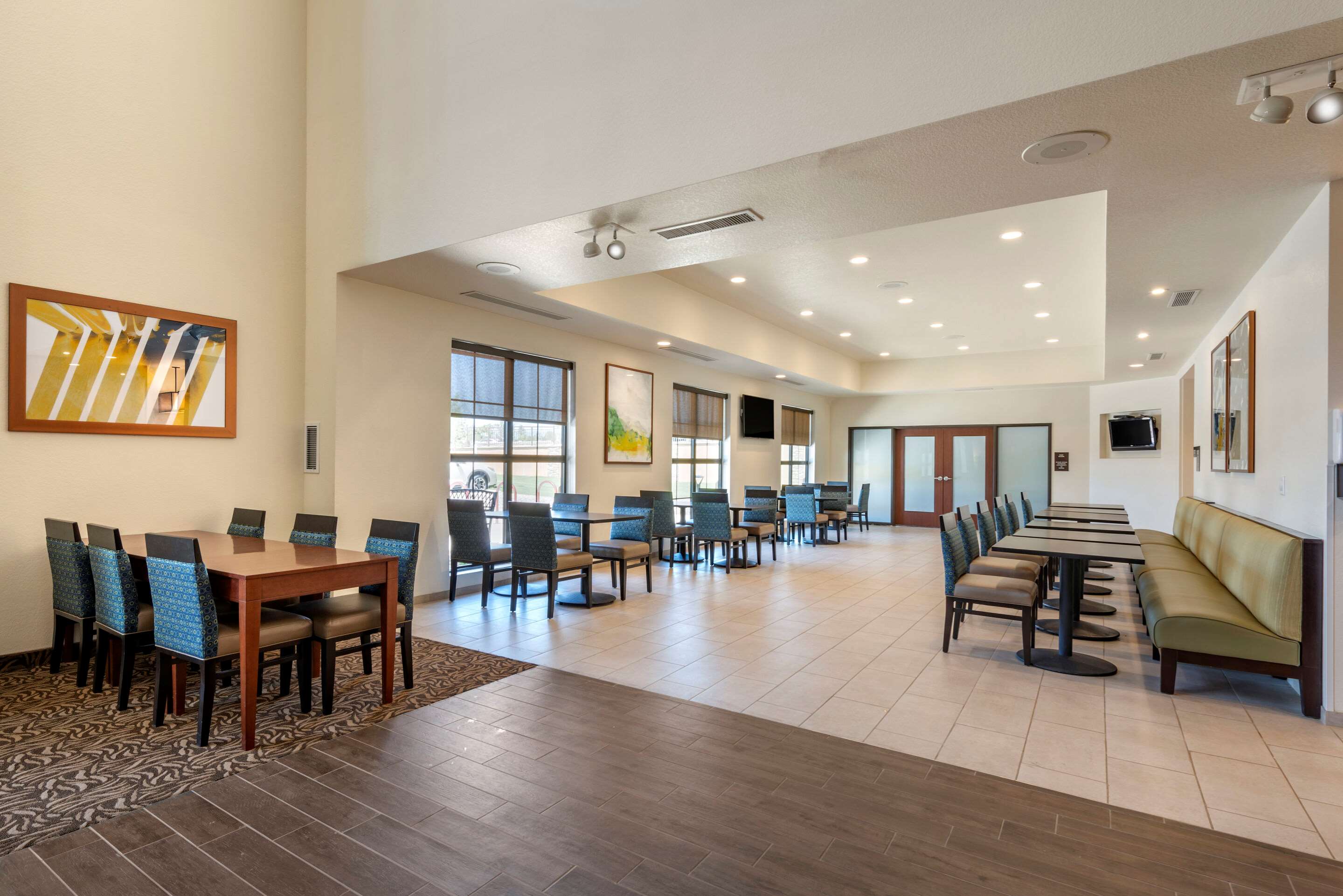 Breakfast area