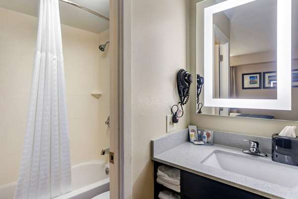  - Comfort Inn Opryland Area Nashville - TN 155, Exit 12