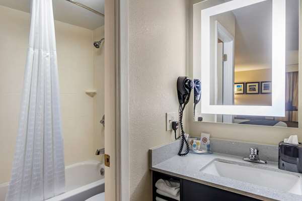  - Comfort Inn Opryland Area Nashville - TN 155, Exit 12