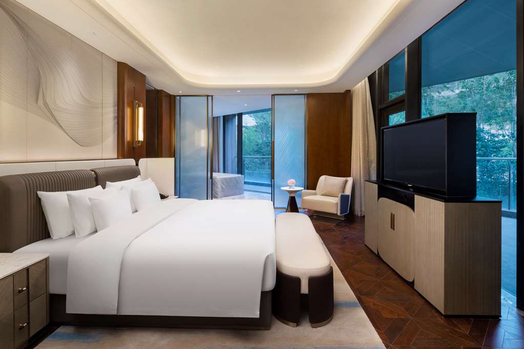 RADISSON COLLECTION RESORT, NANJING-guestroom-Guest Room,Suite,On-Site.jpg