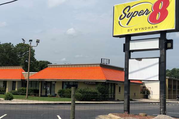 Exterior view - Super 8 Motel Battleboro - I-95, Exit 145