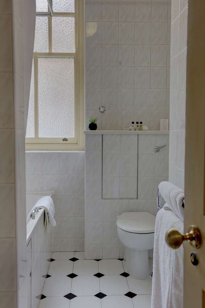 Crown And Mitre Hotel-guestroom-Guest Room,Guest Room Amenity,On-Site.jpg