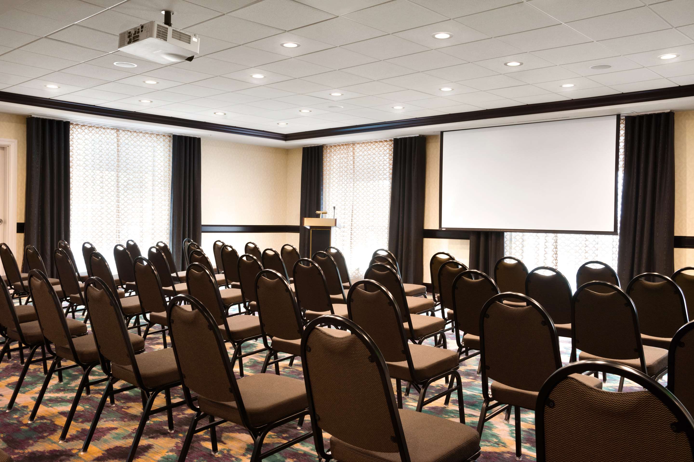 Meeting Room | DoubleTree by Hilton Charleston Mount Pleasant