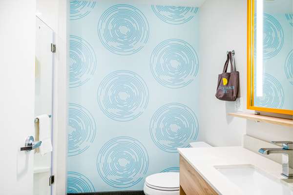  - Tru by Hilton Hotel Midland