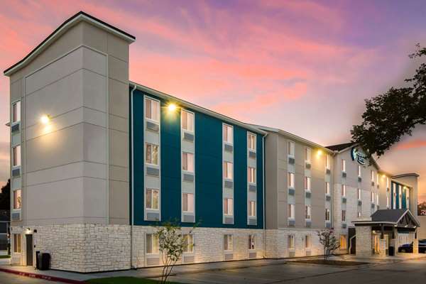 Exterior view - WoodSpring Suites Lake Jackson