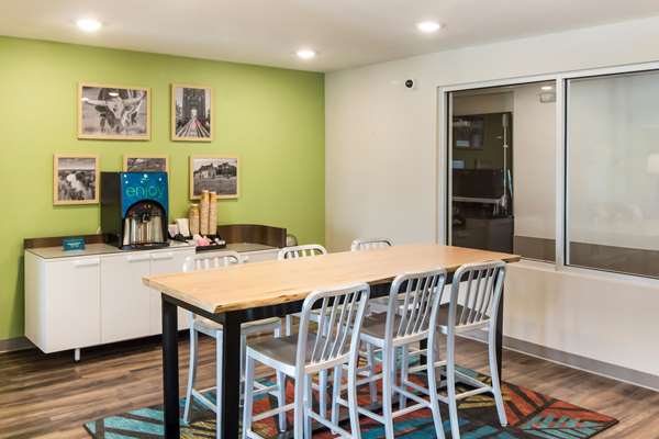  - WoodSpring Suites Lake Jackson