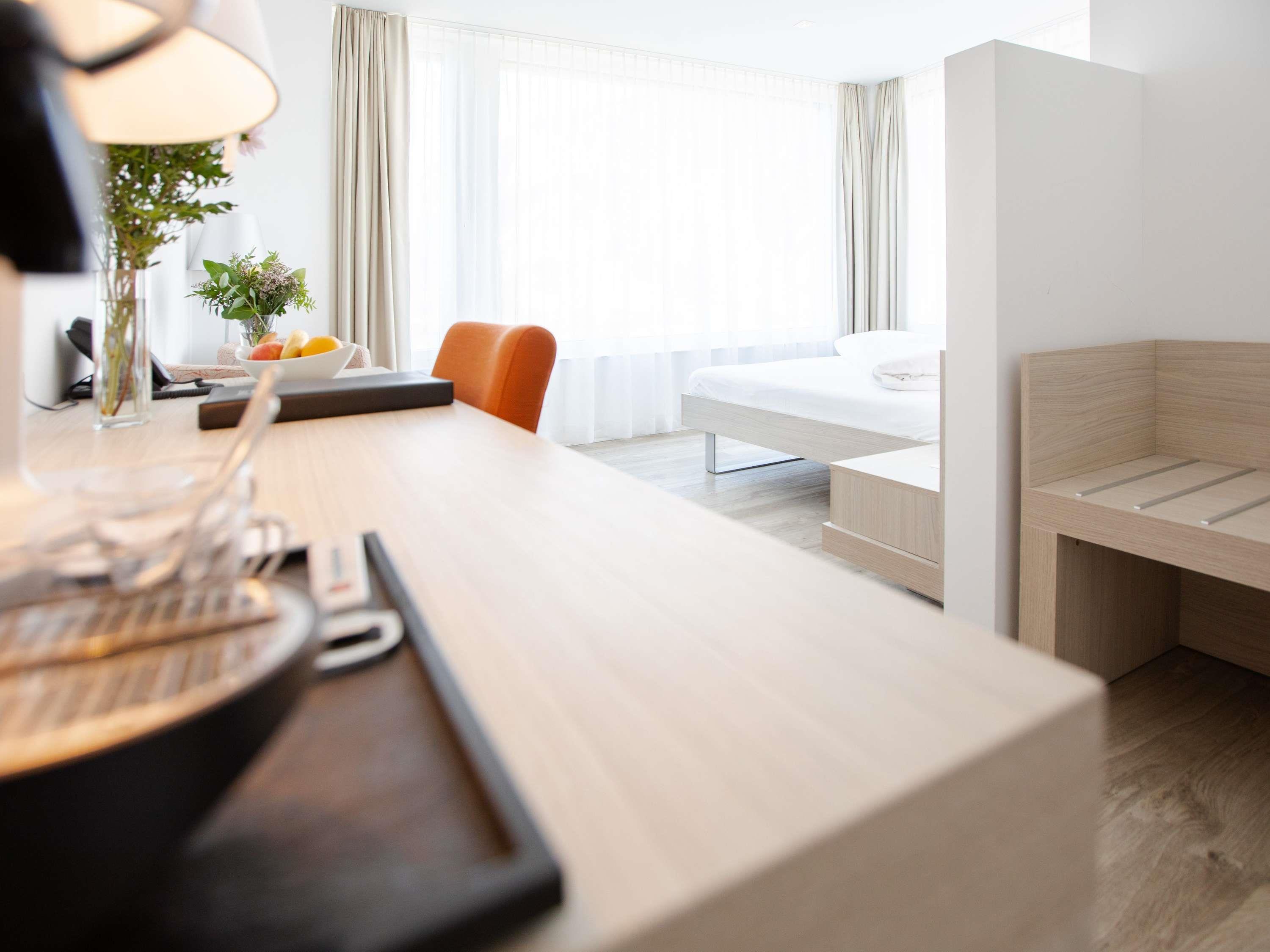 Mercure Chur City West Room Type - Superior Corner room with 1 double bed, mountain view