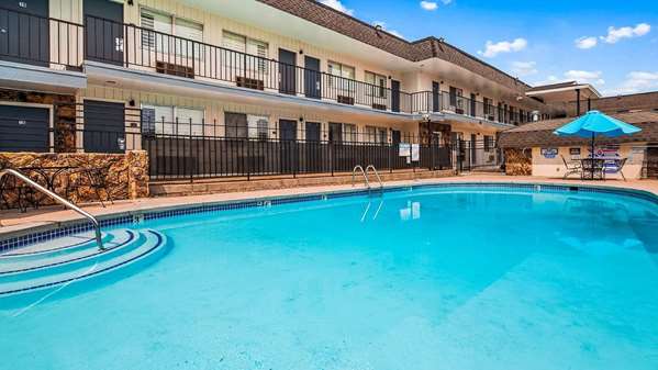 Pool - SureStay Plus Hotel by Best Western Susanville